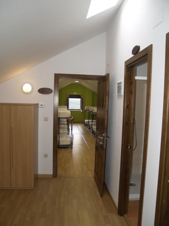 Albergue De Yebra Yebra de Basa Room photo