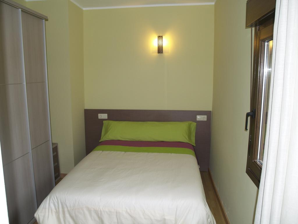 Albergue De Yebra Yebra de Basa Room photo