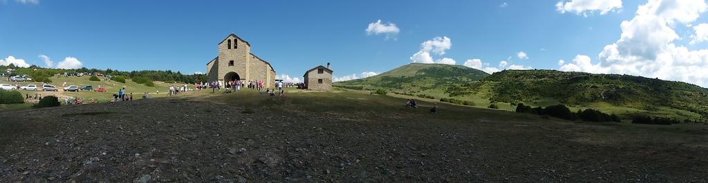 Albergue De Yebra Yebra de Basa Exterior photo